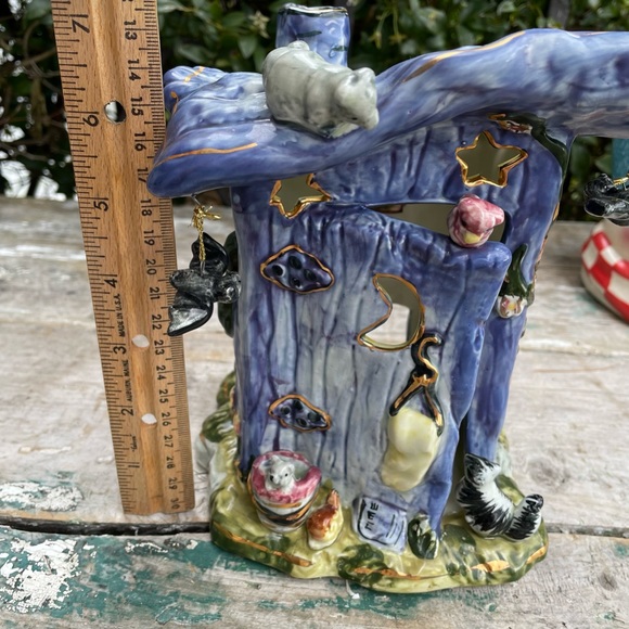 Kimberly Designs 2001 vintage blue ceramic flowers & animals tealight outhouse - Picture 7 of 12